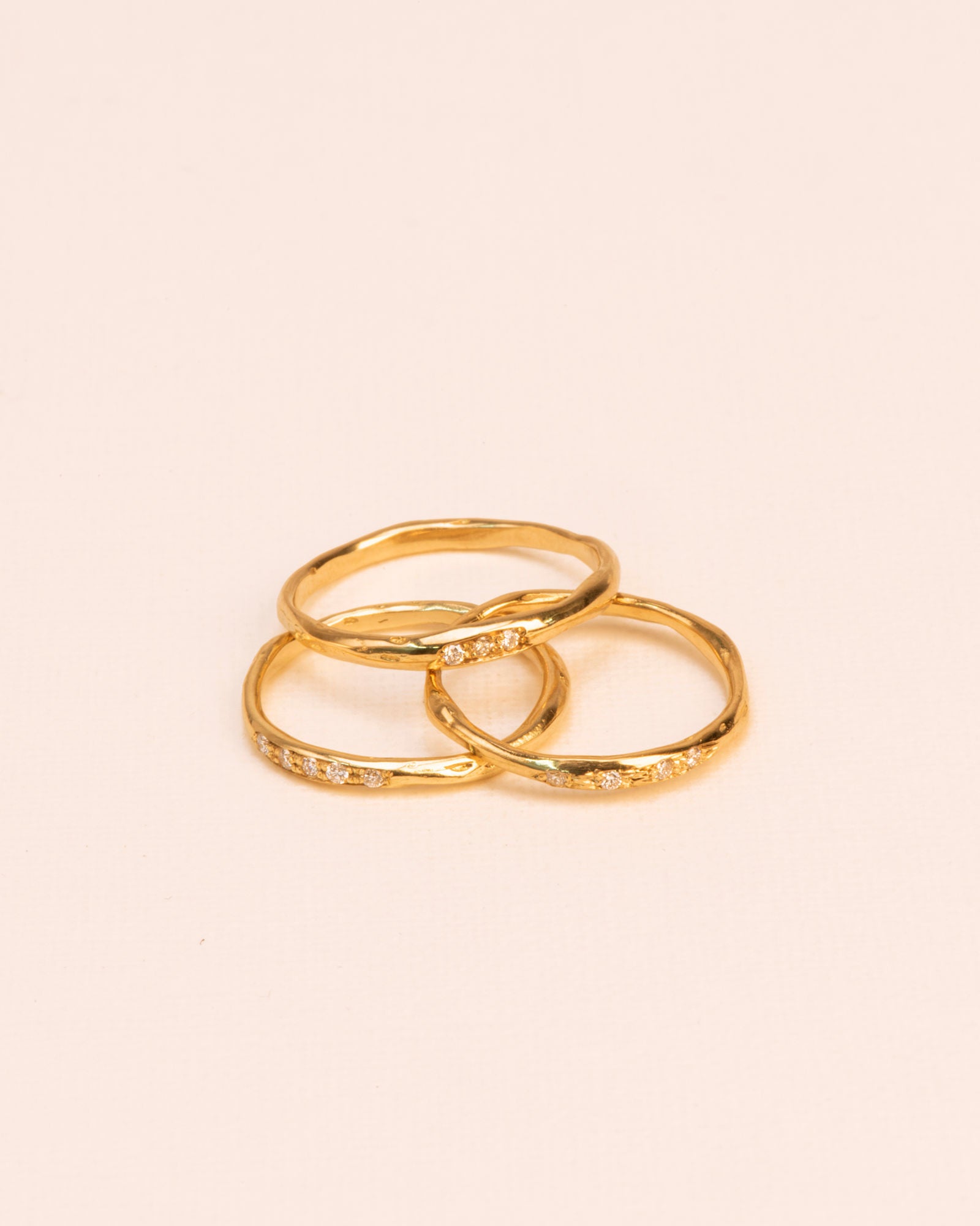 Set of seven stacked 'Chapters' rings in 18 ct. gold
