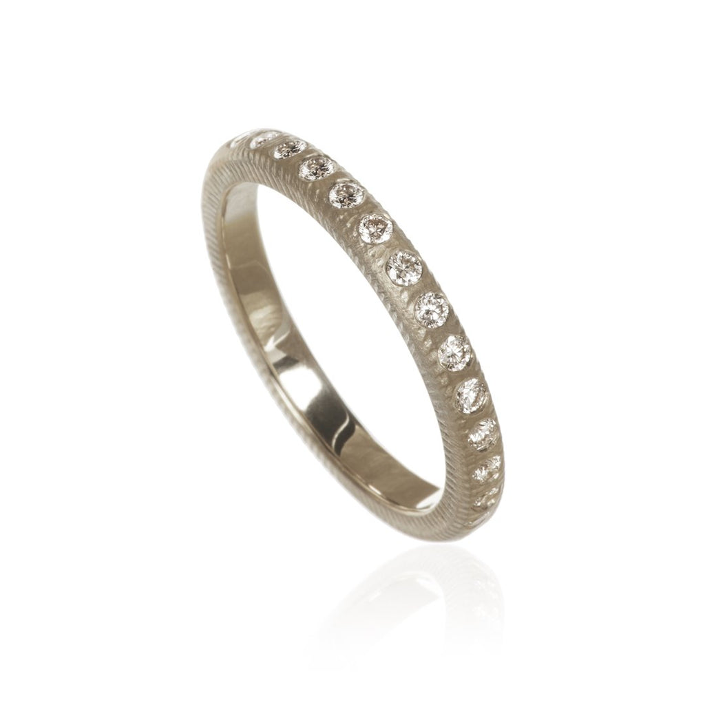 Curve Ring aus 18K Weißgold I Diamanten