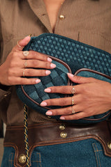 Sweet Romance 18K Gold Ring w. Diamonds