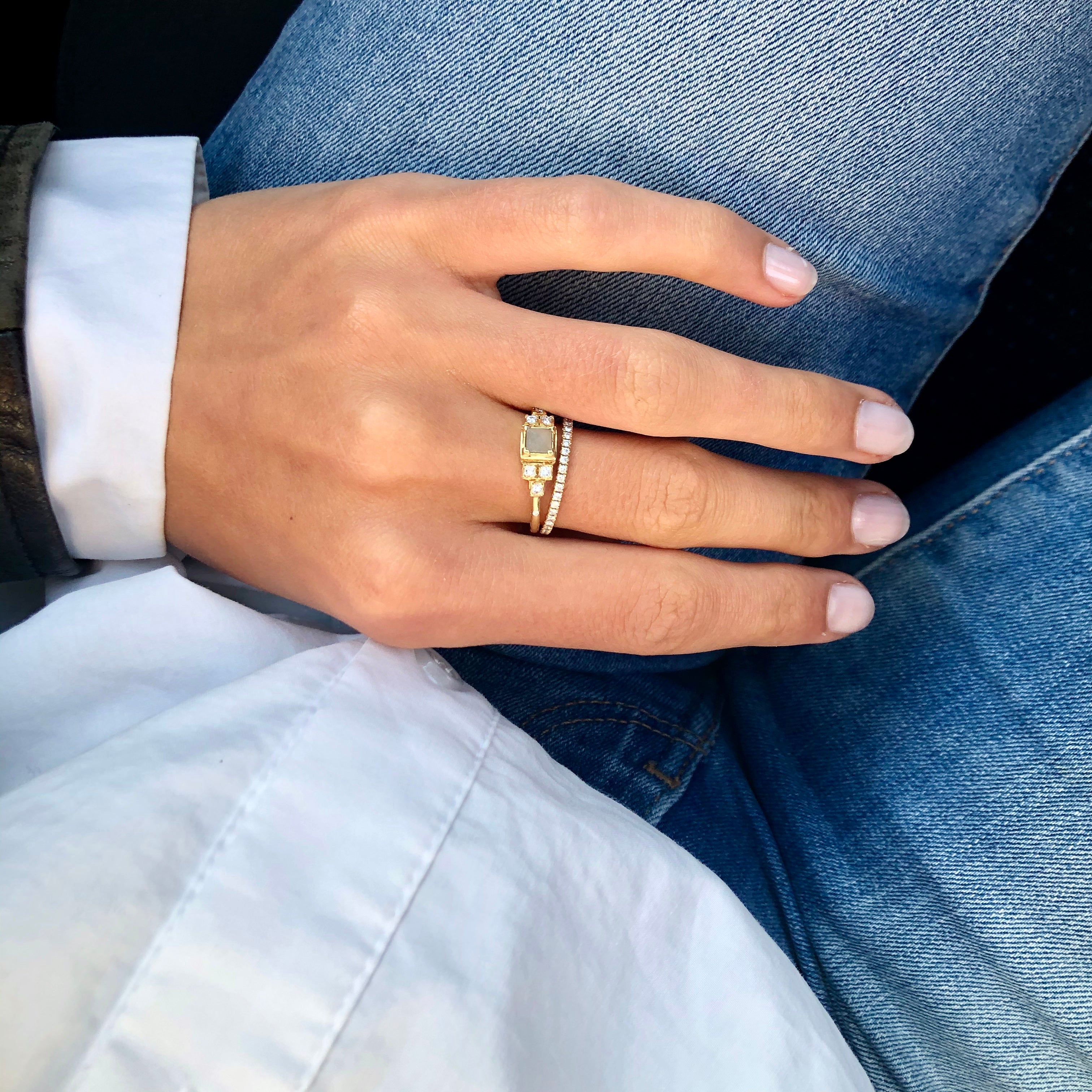 Raw Classic Pointy 18K Gold Ring w. Diamonds