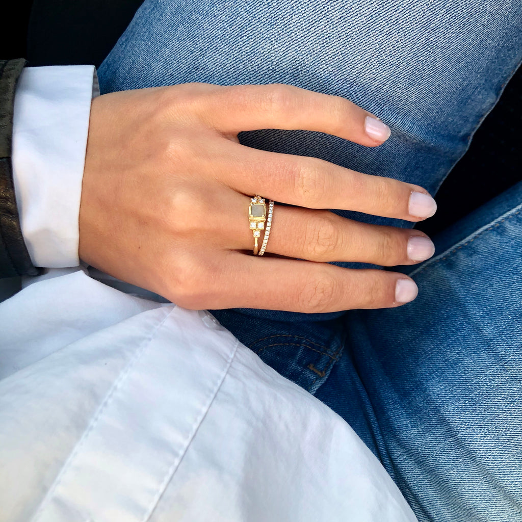 Raw Classic Pointy 18K Gold Ring w. Diamonds