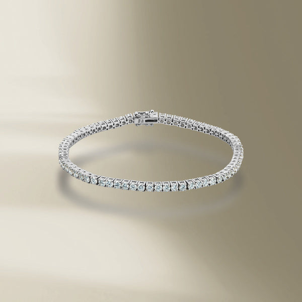 Tennis 18K White Gold Bracelet w. Diamonds