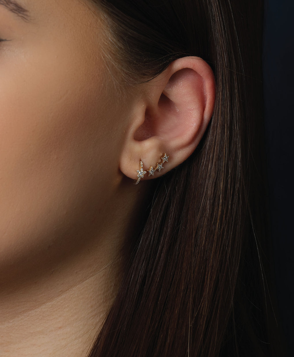 Omega 14K Gold Earrings w. Lab-Grown Diamond