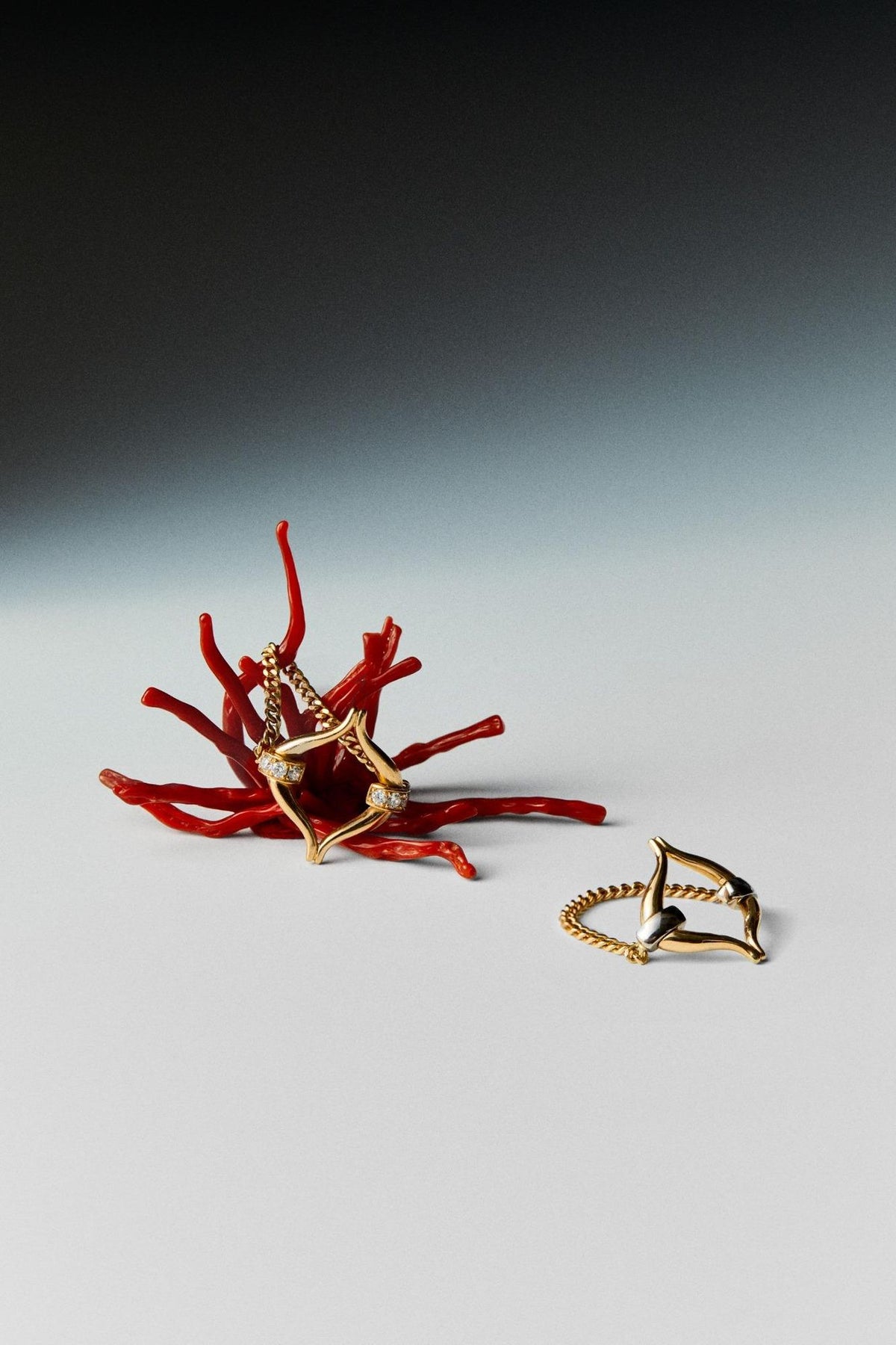 Eboris Link Paved 18K Gold Ring w. Diamonds