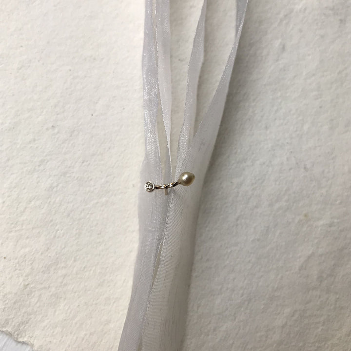 SHOOTING STAR 14K Gold Stud w. Diamond & Akoya pearl