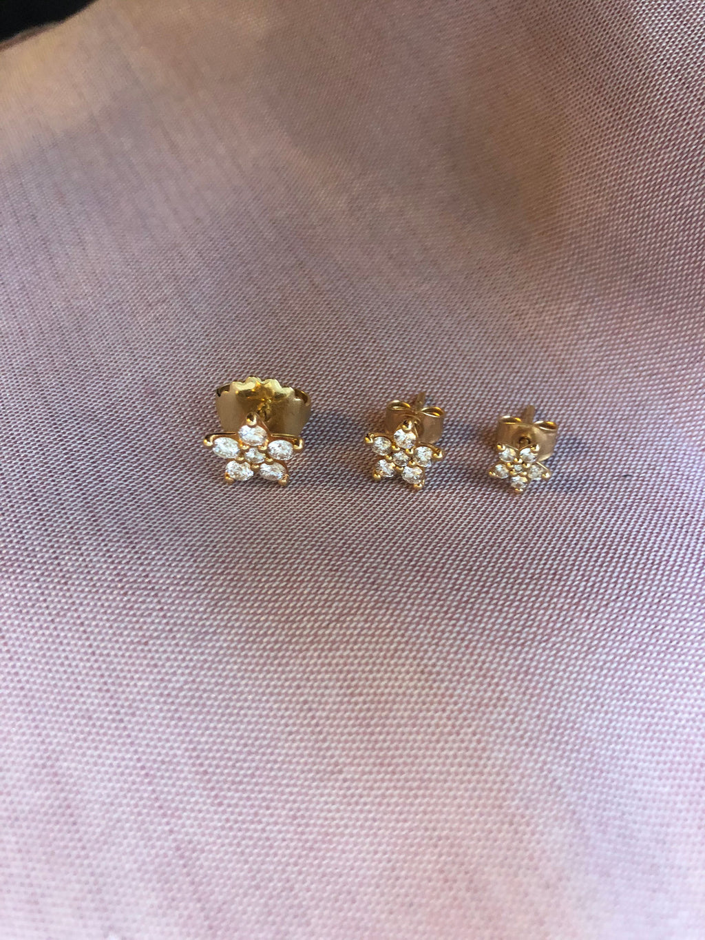 Large Shooting Stars 18K Gold Studs w. Diamonds