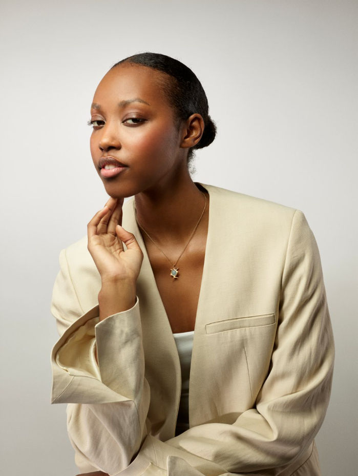 Young Fish 18K Gold Pendant w. Aquamarine