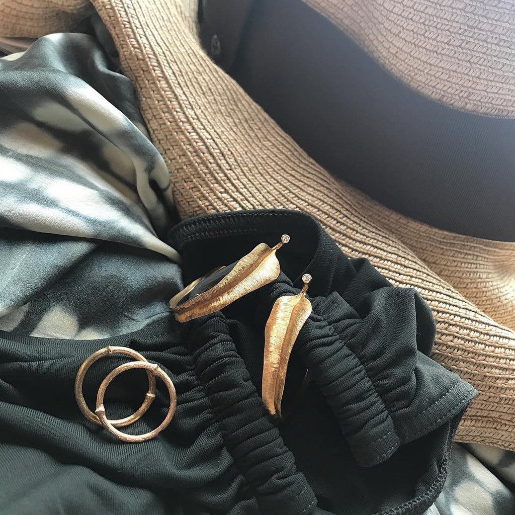 Large Leaves 18K Gold Hoops w. Diamonds