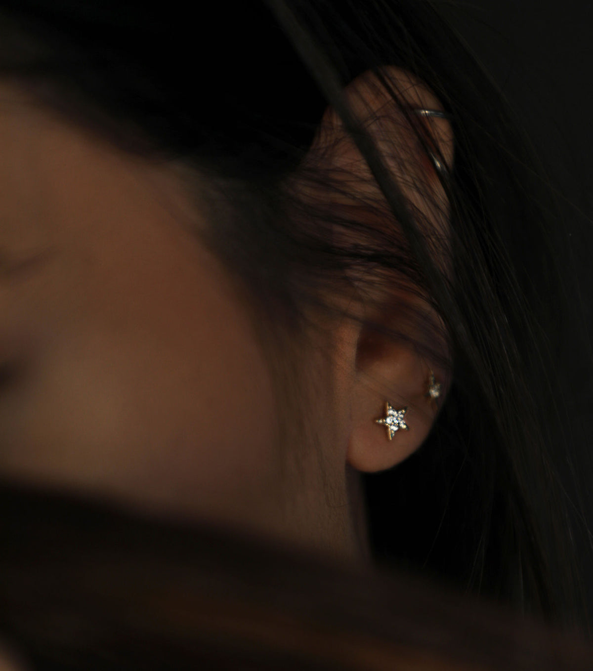 Star 18K Gold Stud w. Diamonds