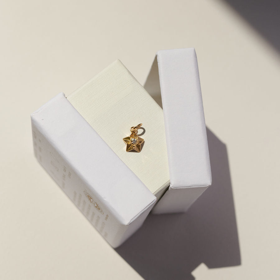 Stardust 18K goldener Anhänger m. Labordiamant