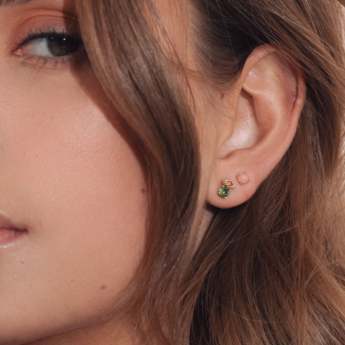 Bon Bon Ohrstecker aus 10K Gold mit pinkem Opal