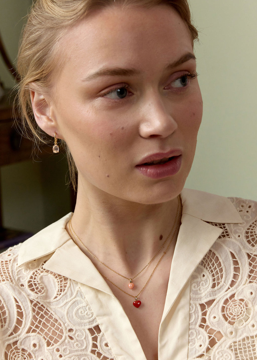 Hjerte 10K Guld Vedhæng m. 8 mm Rød Koral & Diamant