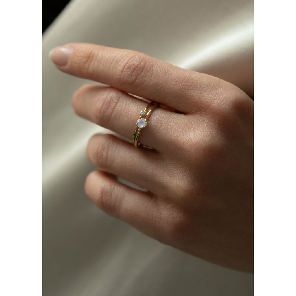 10K Gold Ring w. Moonstone