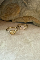 Tournure 10K Gold Ring w. Rose Quartz