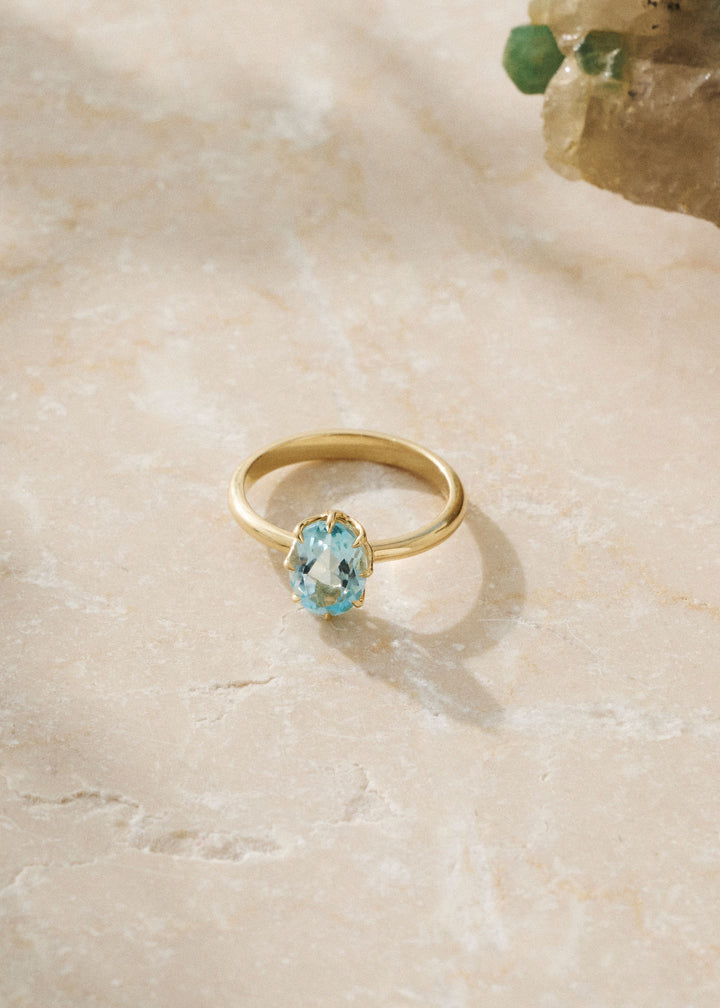 Stella 10K Gold Ring w. Blue Topaz