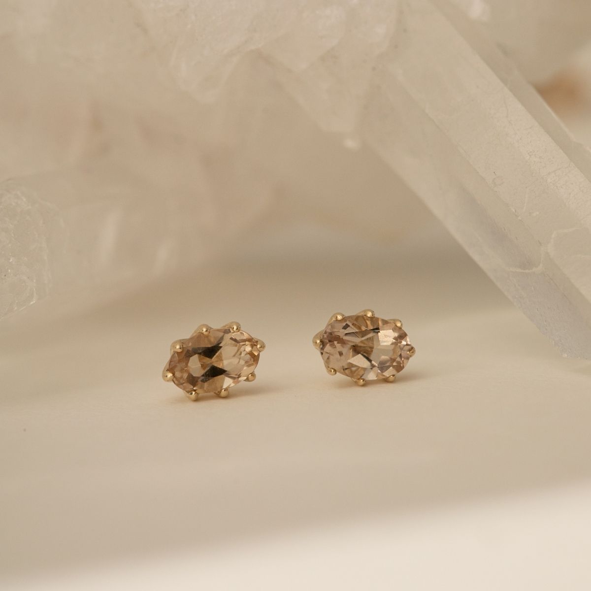 Stella 10K Gold Studs w. Champagne Quartz