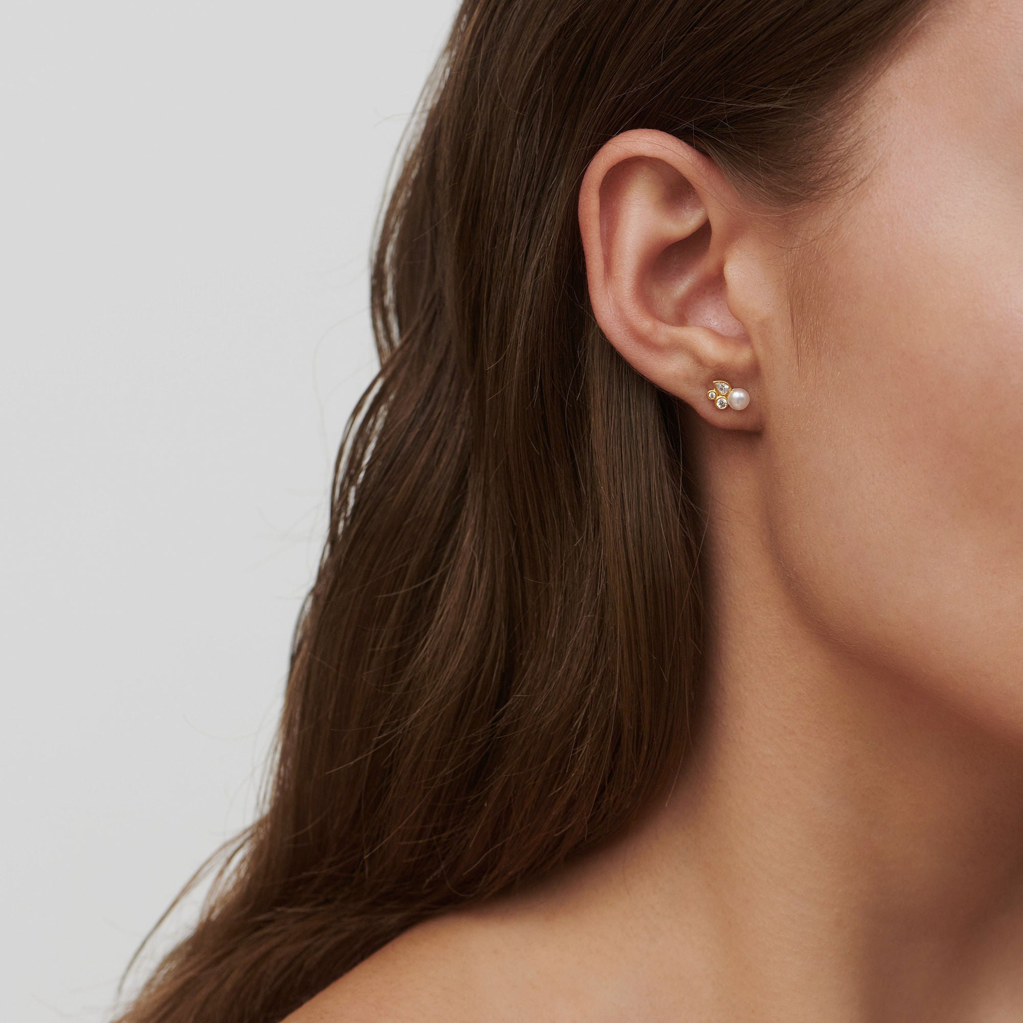 Tasha Gold Plated Studs w. Freshwater Pearl & Cubic Zirconia
