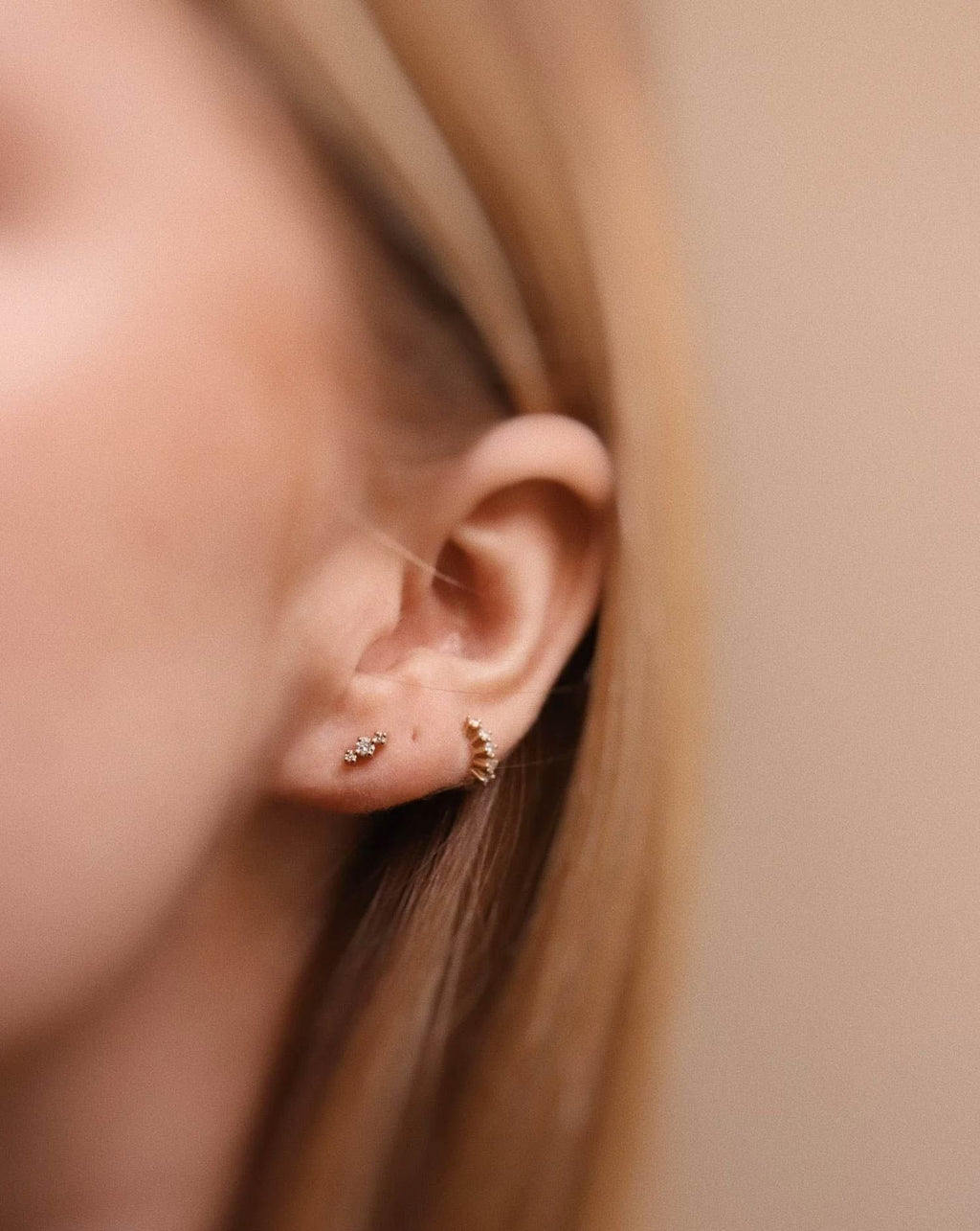 Tiny Brigitte Ohrstecker 18K Gold, Weißgold oder Rosegold I Diamanten I Single 