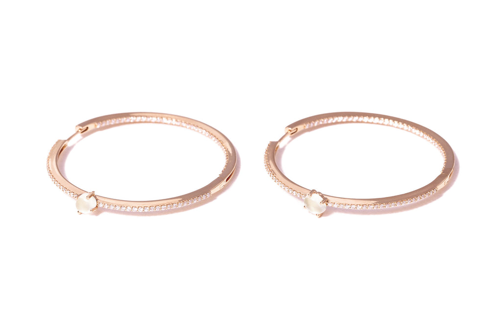 Tiny Cloud 18K Rosegold Hoops w. Milky Quartz & Diamonds