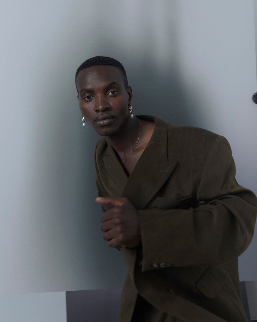 Trianglen Forgyldt Ørering m. Perle