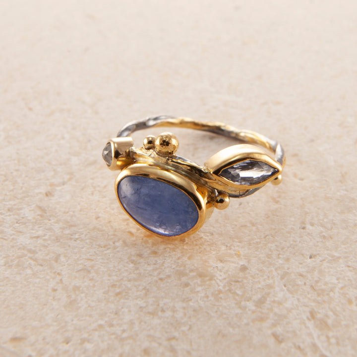 Seafire 18K & 22K Gold Ring w. Sapphire & Diamond