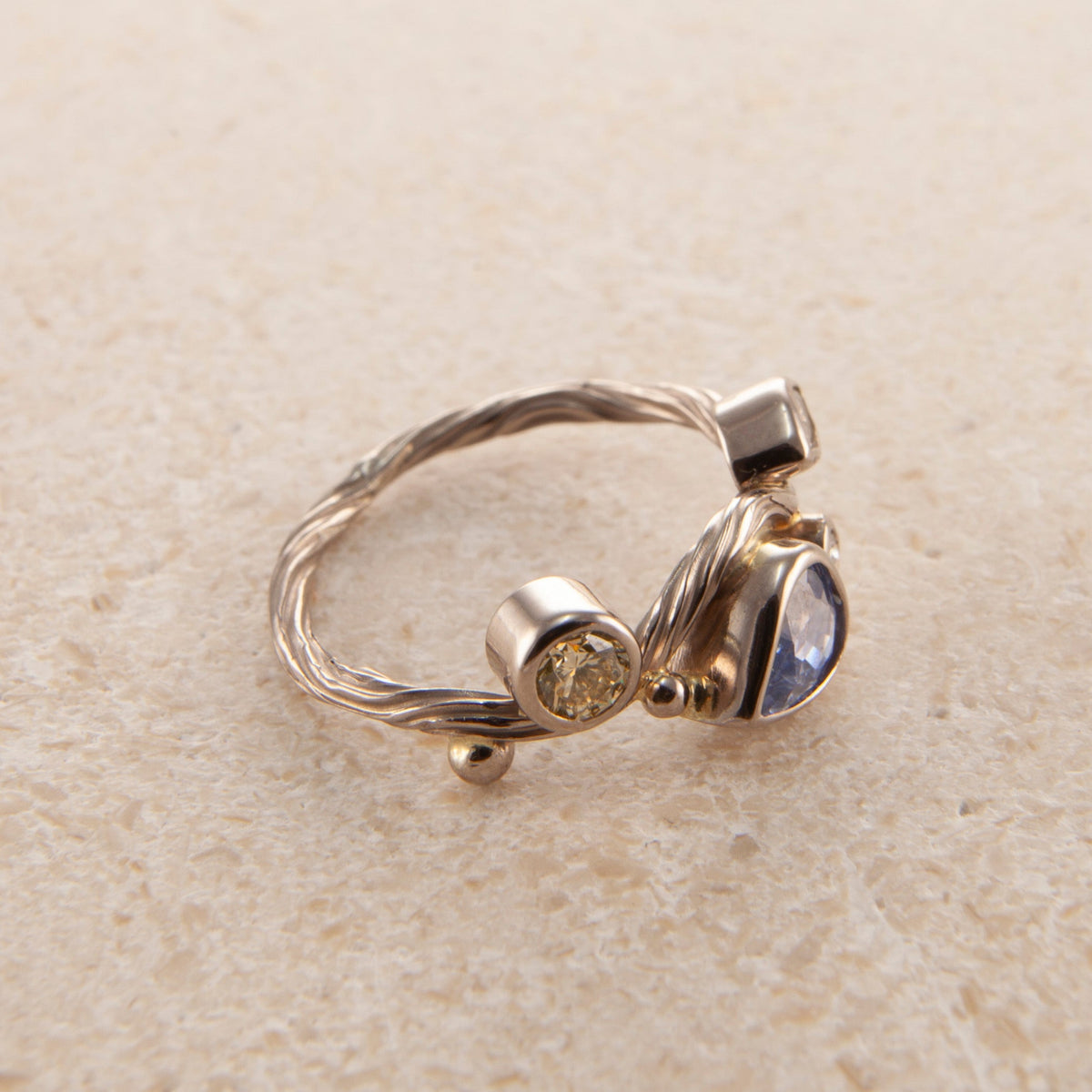 Seafire White 18K & 22K Whitegold Ring w. Sapphire & Diamond