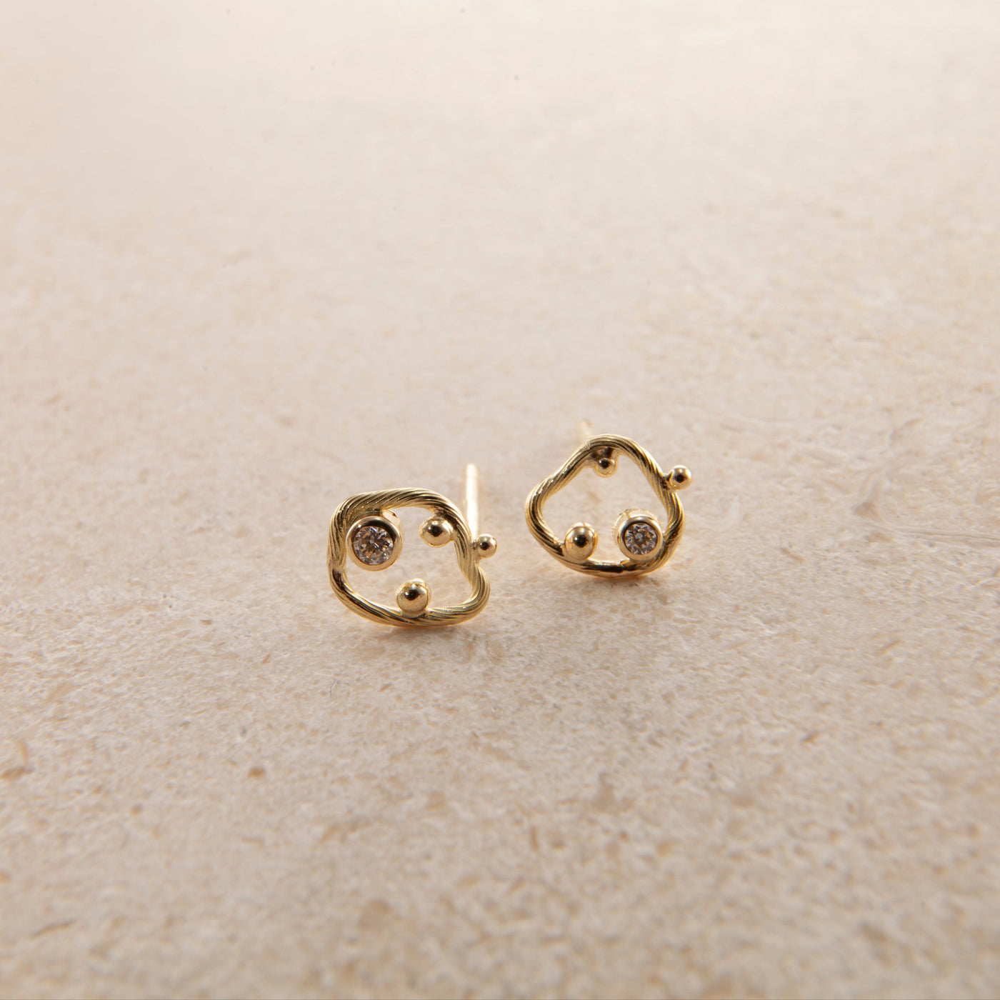 Mini Cloud 18K & 22K Gold Earring w. Diamond