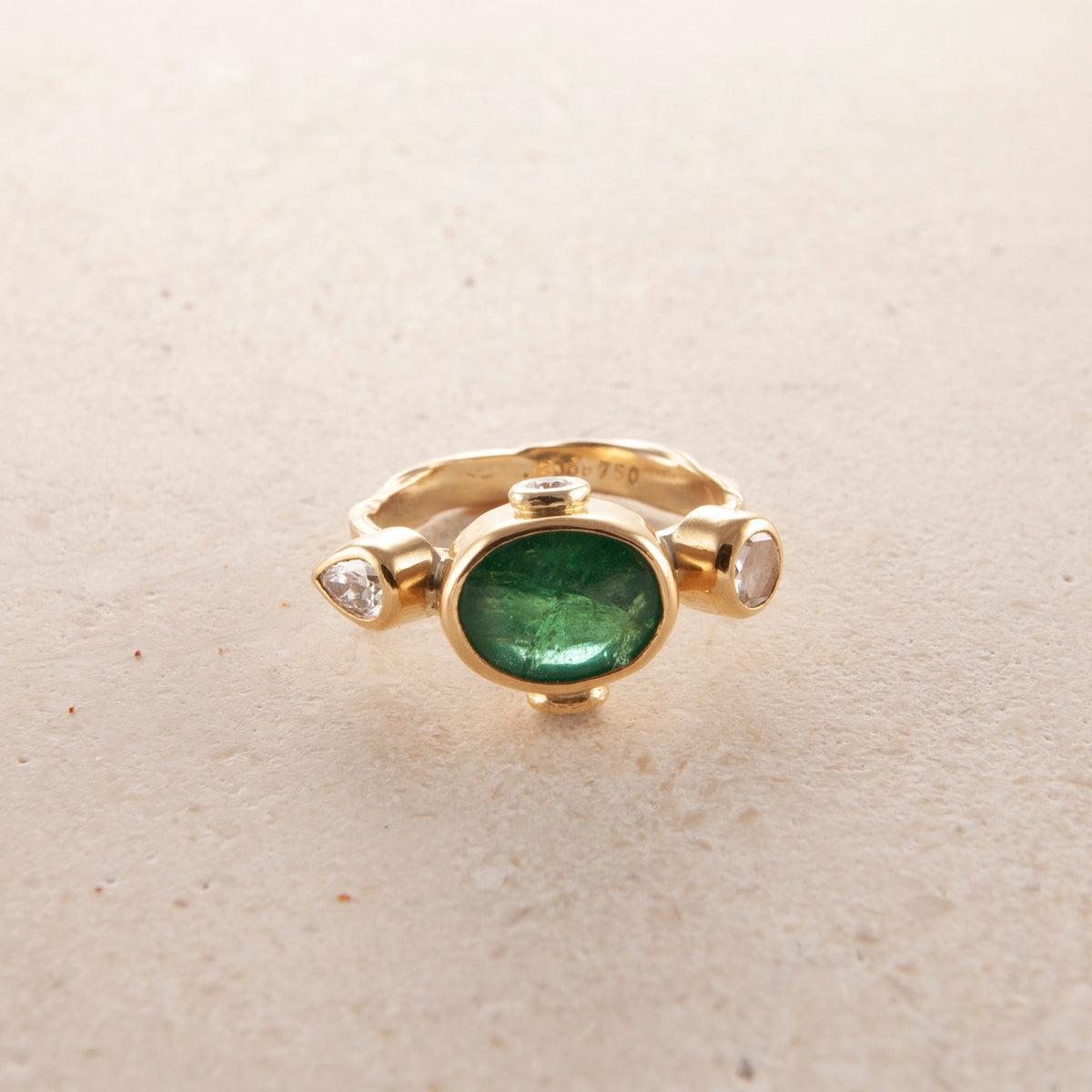 Cocktail 18K & 22K Gold Ring w. Emerald & Diamonds
