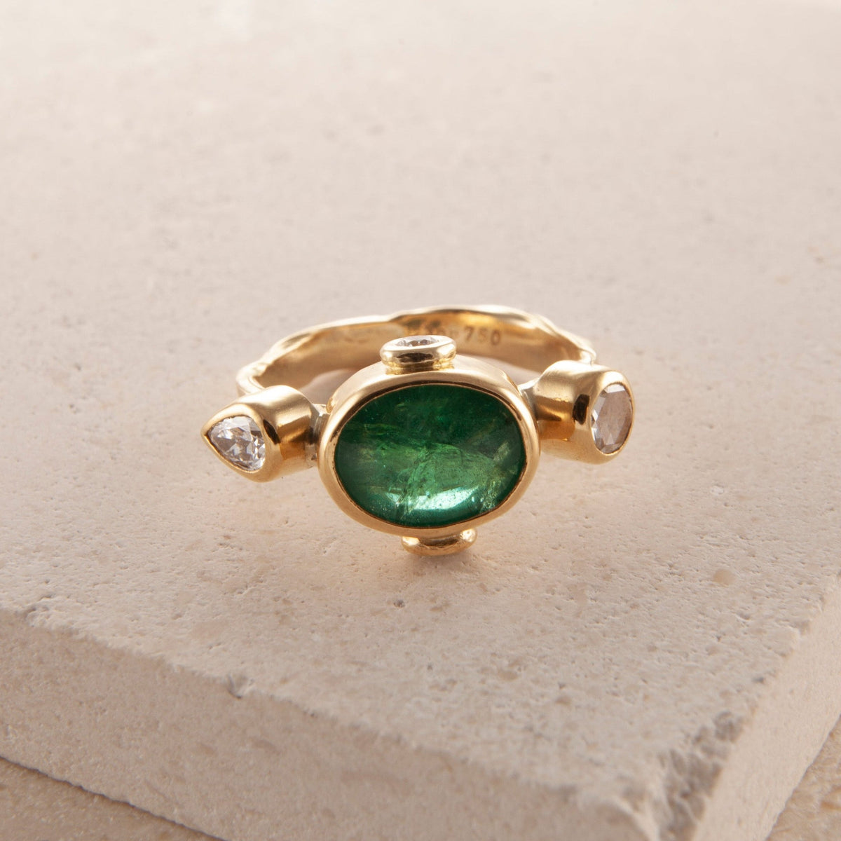 Cocktail 18K & 22K Gold Ring w. Emerald & Diamonds