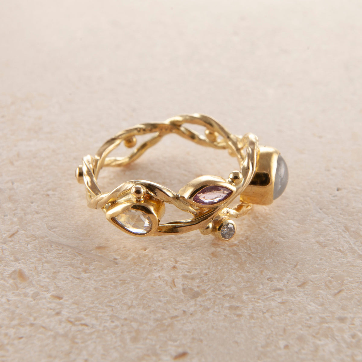 Seafire 18K & 22K Gold Ring w. Star Sapphire & Diamond