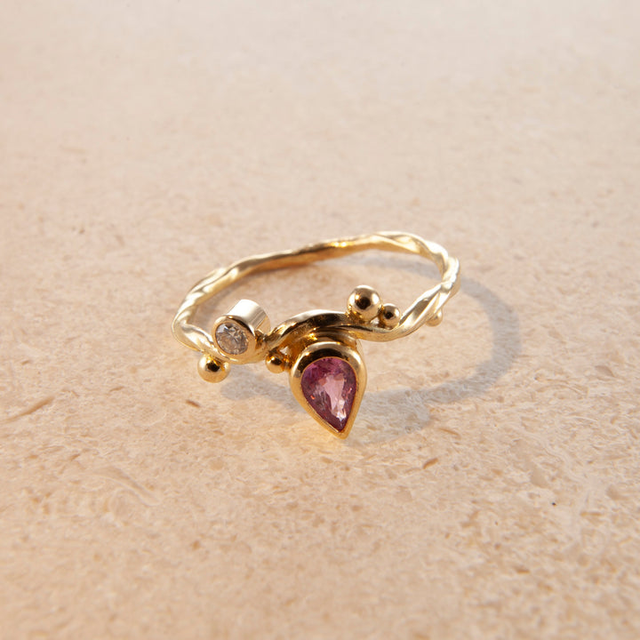 Seafire 22K Gold Ring w. Sapphire & Diamond