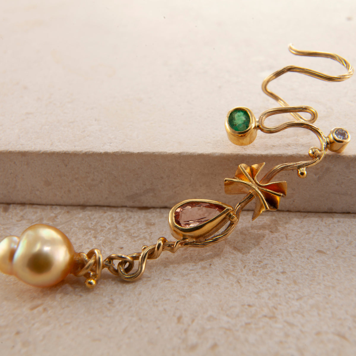 Mucha 18K & 22K Guld Øreringe m. Keshi Perle & Diamant