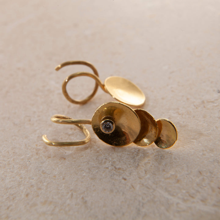 Diatom 18K & 22K Gold Earring w. Diamond