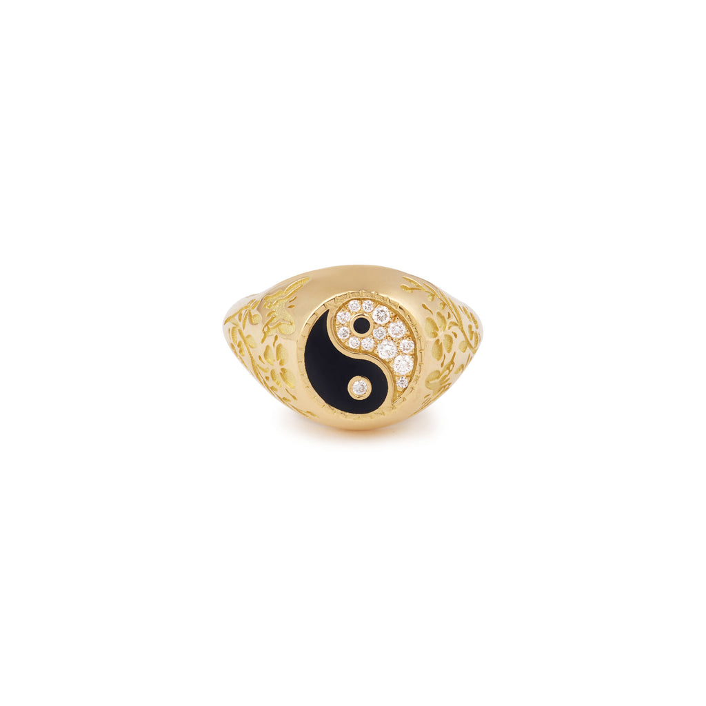 Yin Yang Small Signet 18K Gold Ring w. Lab-Grown Diamonds