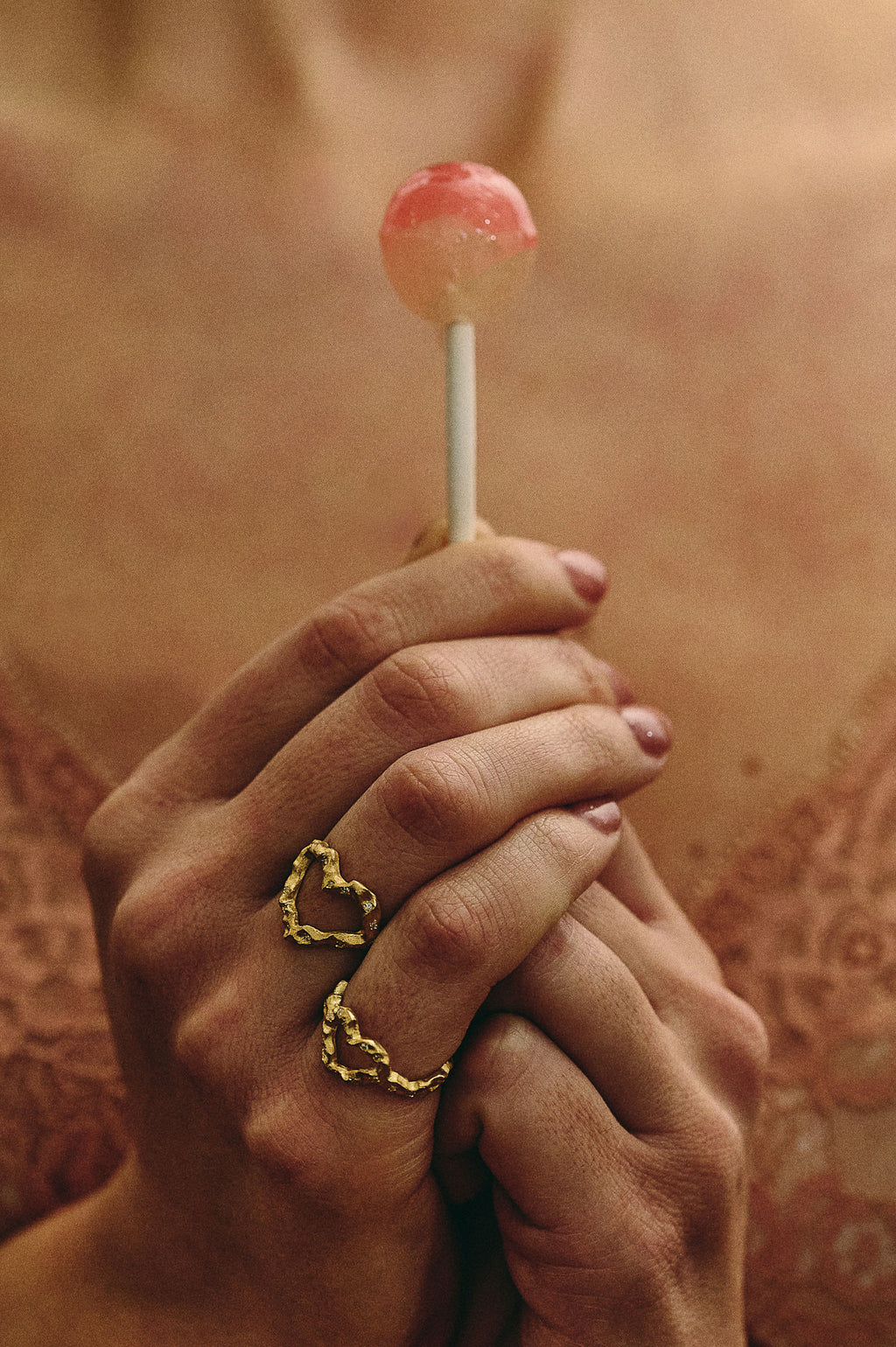 Liebe 18k goldener Ring w. Diamanten