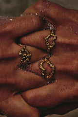 Unlove 18K Gold Ring w. Diamonds