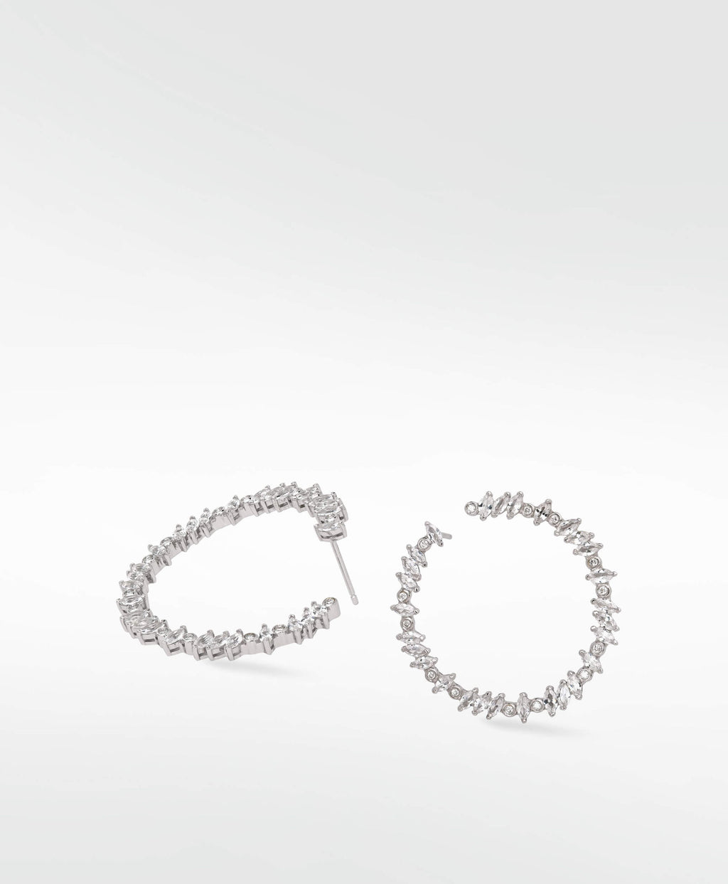 Veto Bright Silver Earrings w. Lab-Grown Diamonds & Sapphires