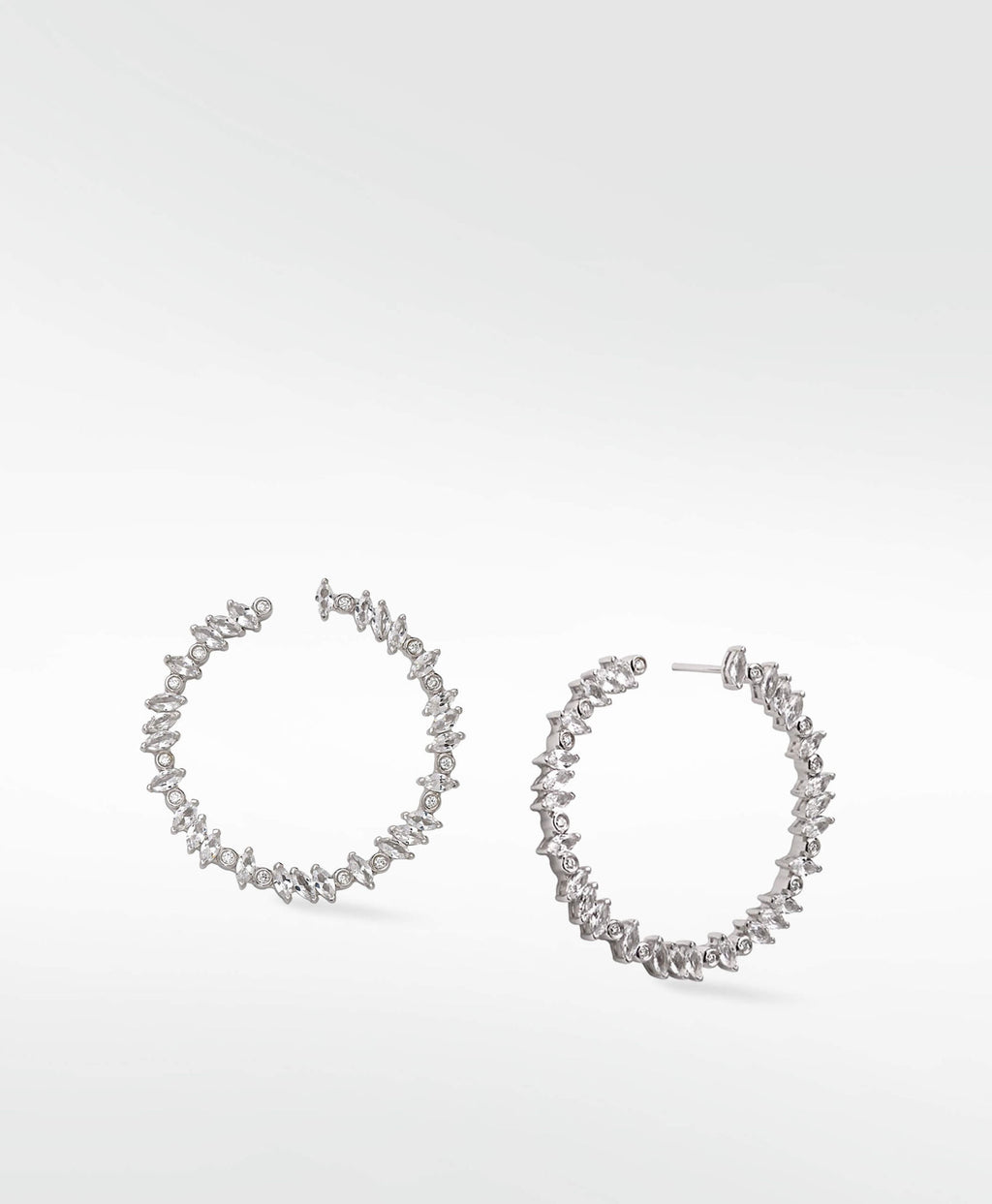 Veto Bright Silver Earrings w. Lab-Grown Diamonds & Sapphires