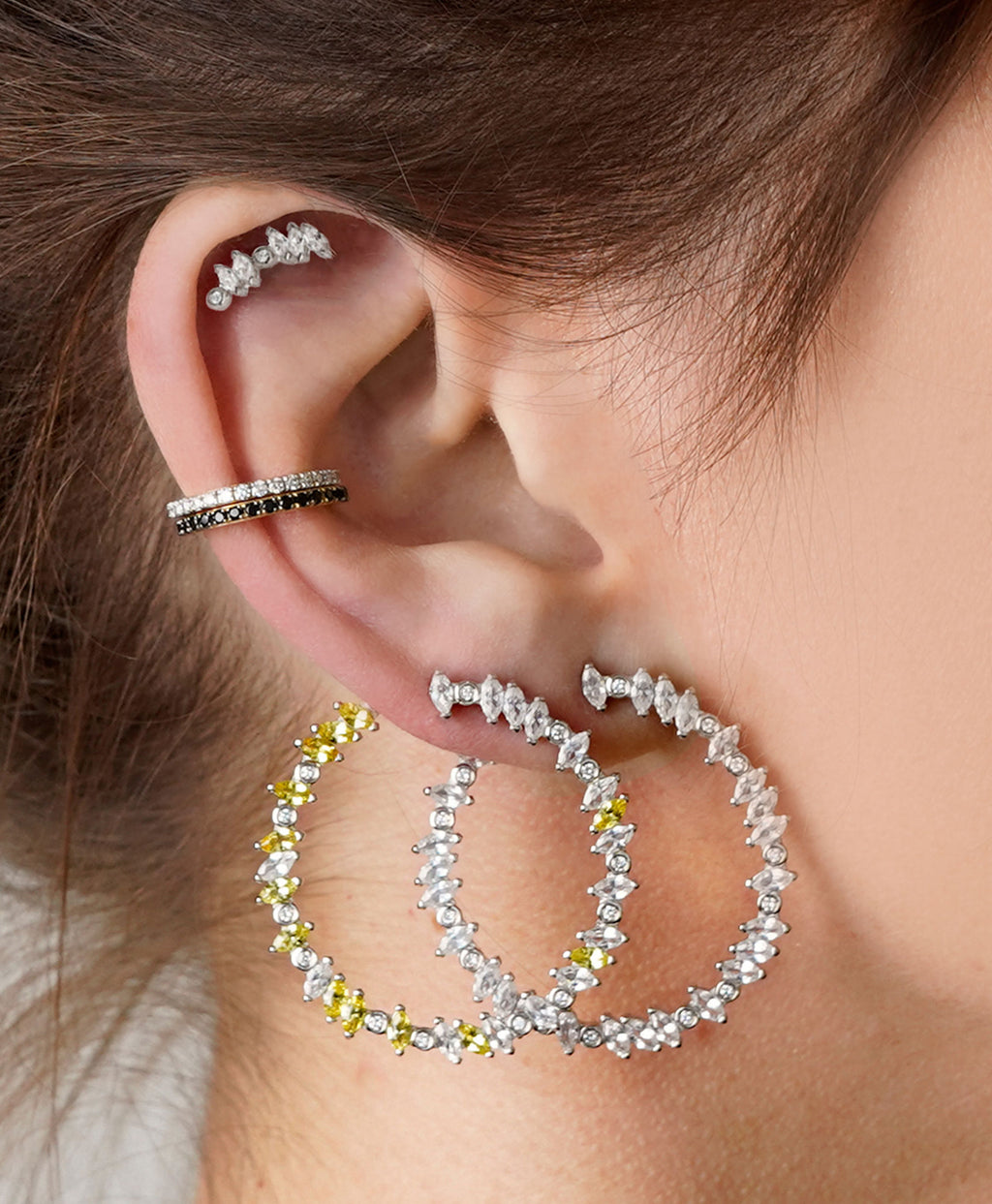 Veto Bright Silver Earrings w. Lab-Grown Diamonds & Sapphires