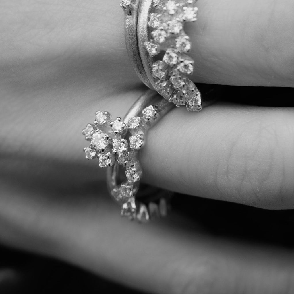 Frosty Halo 18K Whitegold Ring w. 7 Diamonds