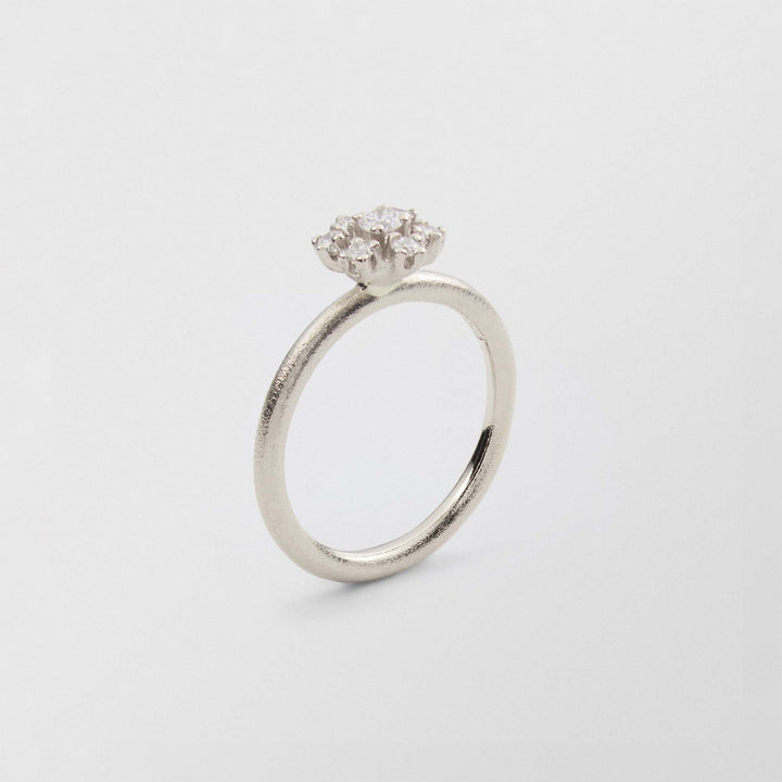 Frosty Halo 18K Whitegold Ring w. 7 Diamonds