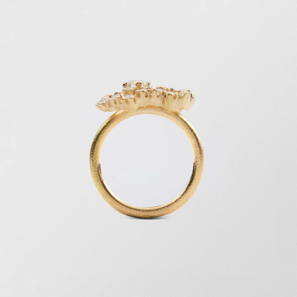 Frosty Swirl 18K Gold Ring w. Diamonds