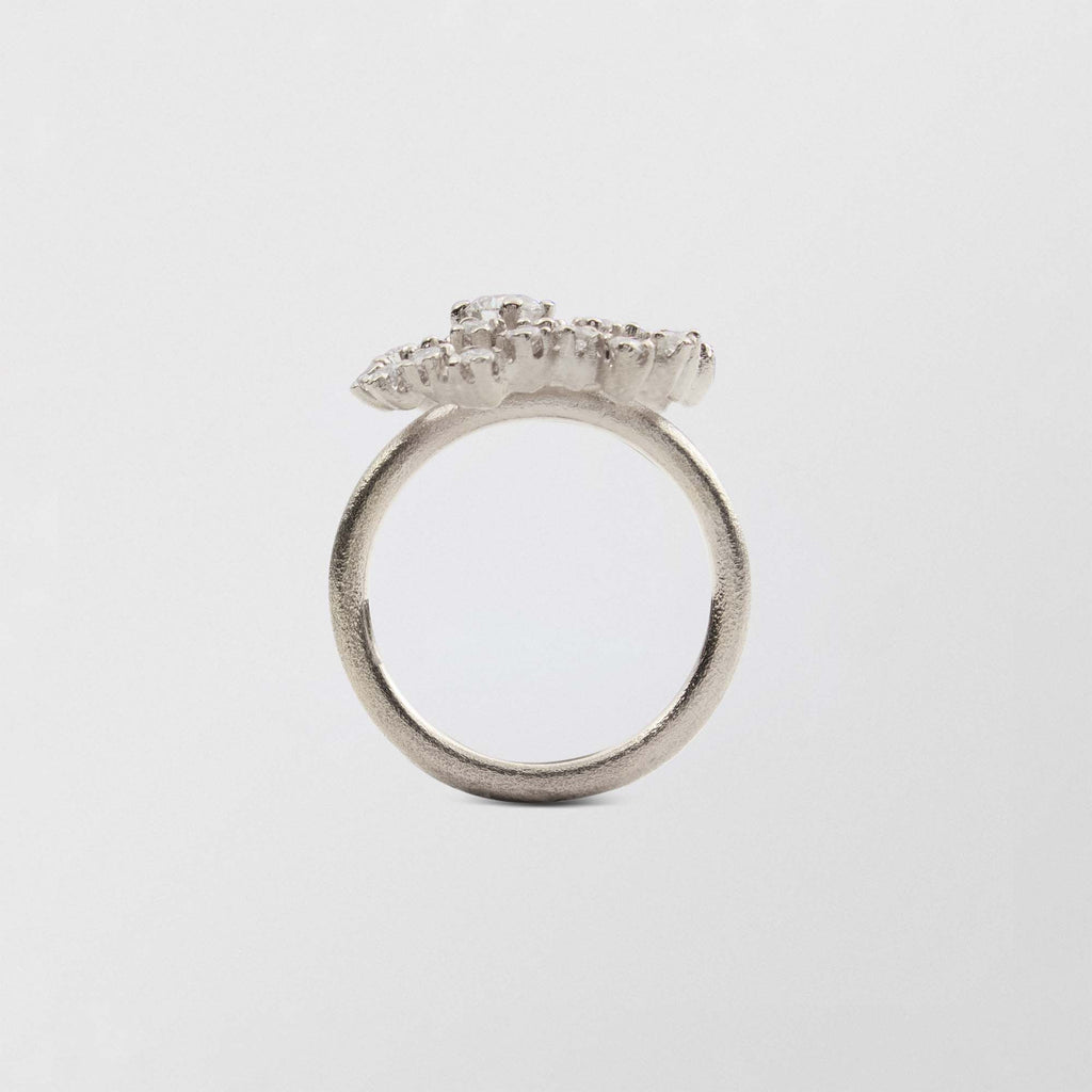 Frosty Swirl 18K Whitegold Ring w. Diamonds