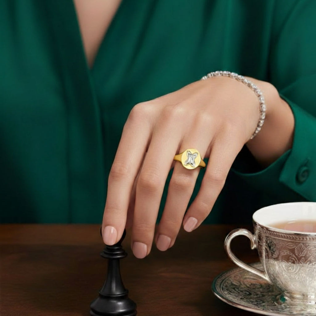 Alphabet 18K Whitegold Initial X Signet Ring w. Solitaire Lab-Grown Diamond