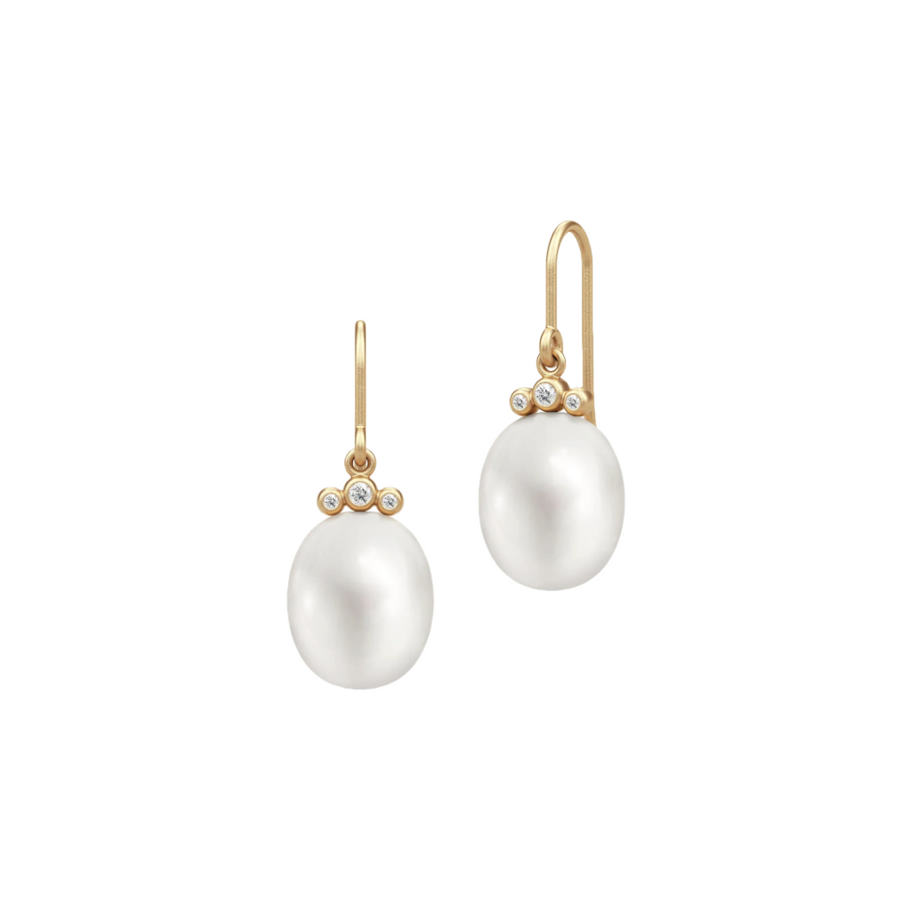 Lovina 14K Gold Earrings w. Diamonds & Pearl