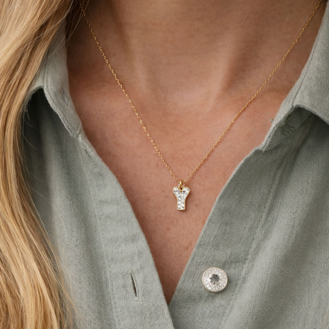 Alphabet 18K Gold, Rosegold or Whitegold Inital Y Pendant w. Solitaire Lab-Grown Diamond