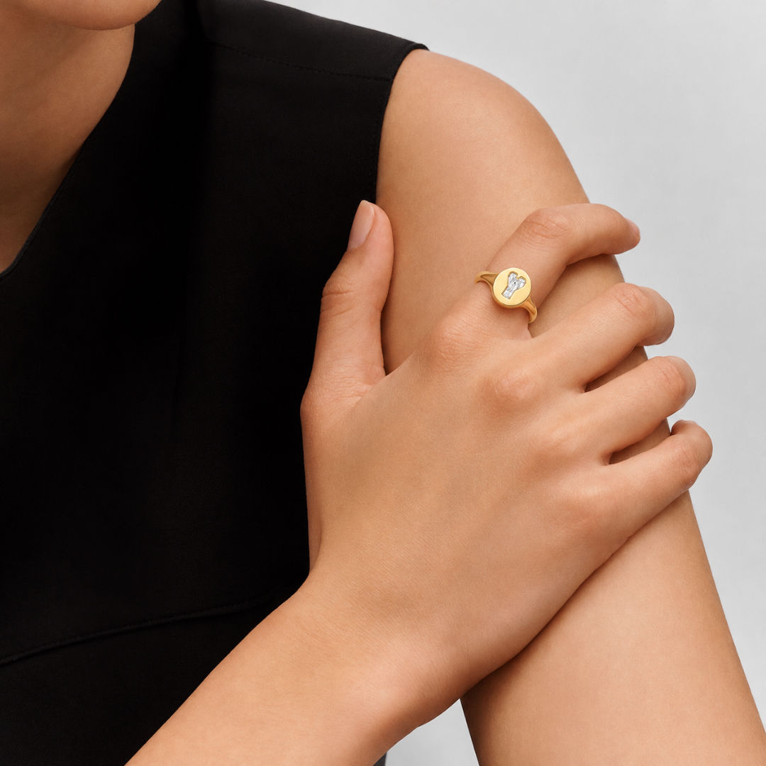 Alphabet 18K Gold Initial Y Signet Ring w. Solitaire Lab-Grown Diamond