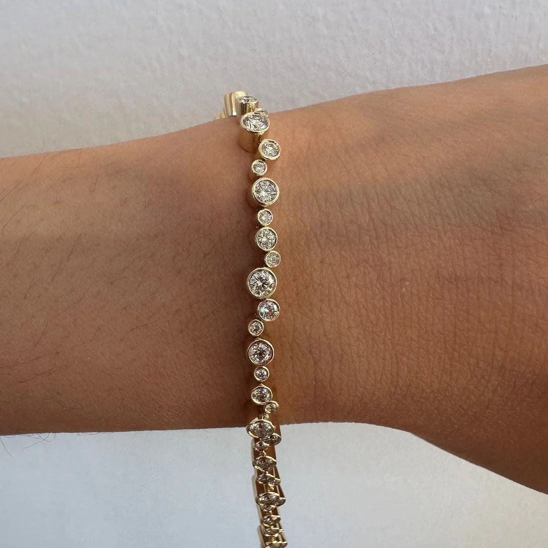 Iris 14K Gold or White Gold Tennis Bracelet w. 2.25 Ct Diamonds