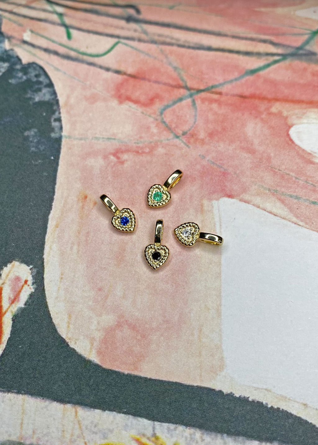 Amor 10K Gold Pendant w. Diamond