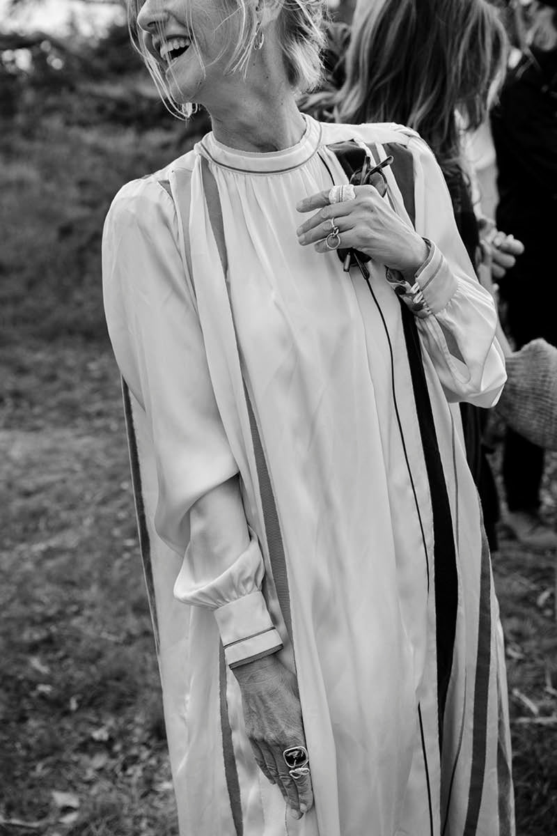 Large Leaves 18K Gold Ring w. Diamonds